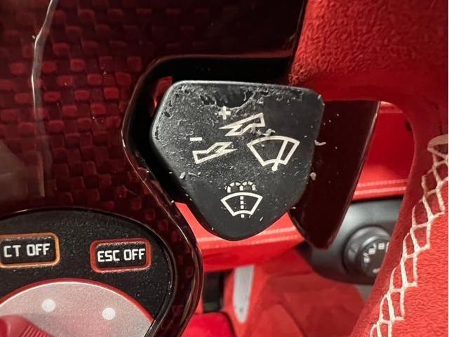 フェラーリ ４５８スペチアーレの内装インテリアのべたつき除去をしました。東京都世田谷区のジェミーズ株式会社　渋谷区　目黒区　港区　品川区　神奈川　横浜市　川崎市　新規のお客様大歓迎　代車　レッカー