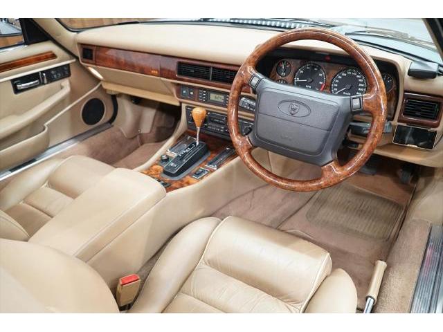 入庫情報 1995年モデル ジャガー XJSコンバーチブル 最終モデル 　東京都世田谷区のジェミーズ株式会社　渋谷区　目黒区　港区　品川区　神奈川　横浜市　川崎市　新規のお客様大歓迎　代車　レッカー