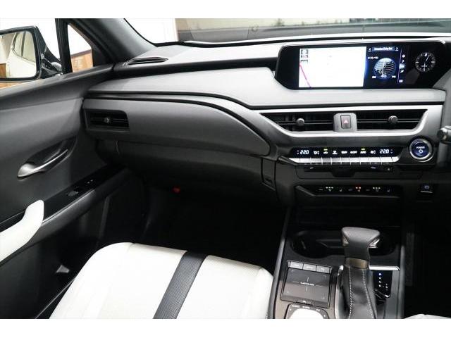 入庫情報 2021年モデル LEXUS UX250hFスポーツ 三眼LED HUD新車保証付ワンオーナー　東京都世田谷区のジェミーズ株式会社　渋谷区　目黒区　港区　品川区　神奈川　横浜市　川崎市　新規のお客様大歓迎　代車　レッカー