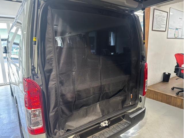 トヨタ ハイエースの内装カスタムを致しました。東京都世田谷区のジェミーズ株式会社　渋谷区　目黒区　港区　品川区　神奈川　新規のお客様大歓迎　代車　レッカー