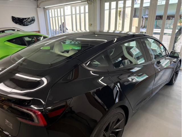 テスラ モデル３にスモークフィルムの貼付カスタムを致しました。お問合せ番号ＳＢ：９５４８東京都世田谷区のジェミーズ株式会社　渋谷区　目黒区　港区　品川区　神奈川　横浜市　川崎市　新規のお客様大歓迎　代車　レッカー