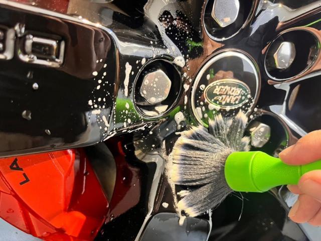 ランドローバー 新車ディフェンダー110／セラミックプロイオン1層／ウィンドウ／ホイールコーティングのご紹介です　東京都世田谷区のジェミーズ株式会社　渋谷区　目黒区　港区　品川区　神奈川　横浜市　川崎市　新規のお客様大歓迎　代車　レッカー