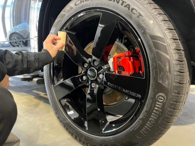 ランドローバー 新車ディフェンダー110／セラミックプロイオン1層／ウィンドウ／ホイールコーティングのご紹介です　東京都世田谷区のジェミーズ株式会社　渋谷区　目黒区　港区　品川区　神奈川　横浜市　川崎市　新規のお客様大歓迎　代車　レッカー