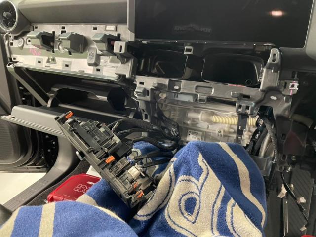 トヨタ ランドクルーザー２５０にデータシステム製ＴＶキットの取付けカスタムを致しました。東京都世田谷区のジェミーズ株式会社　渋谷区　目黒区　港区　品川区　神奈川　横浜市　川崎市　新規のお客様大歓迎　代車　レッカー 