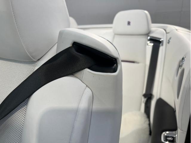 ロールスロイス ドーン／インテリアコーティングのご紹介です　東京都世田谷区のジェミーズ株式会社　渋谷区　目黒区　港区　品川区　神奈川　横浜市　川崎市　新規のお客様大歓迎　代車　レッカー