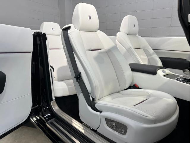 ロールスロイス ドーン／インテリアコーティングのご紹介です　東京都世田谷区のジェミーズ株式会社　渋谷区　目黒区　港区　品川区　神奈川　横浜市　川崎市　新規のお客様大歓迎　代車　レッカー