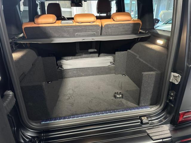 メルセデスＡＭＧ Ｇ６３にＧクラス専用ラゲッジボードの取付カスタムを致しました。東京都世田谷区のジェミーズ株式会社　渋谷区　目黒区　港区　品川区　神奈川　横浜市　新規のお客様大歓迎　代車　レッカー　