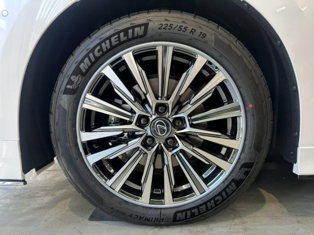 レクサス ＬＭ５００ｈにホイールリムガード（アロイゲーター）の取付けカスタムを致しました。東京都世田谷区のジェミーズ株式会社　渋谷区　目黒区　港区　品川区　神奈川　横浜市　新規のお客様大歓迎　代車　レッカー