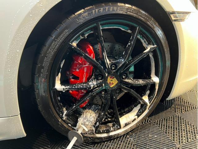 ポルシェ 718ボクスターGTS／ファインラボ セラミックウルトラV2＋オリジナルセラミックコーティングのご紹介です　東京都世田谷区のジェミーズ株式会社　渋谷区　目黒区　港区　品川区　神奈川　横浜市　新規のお客様大歓迎　代車　レッカー