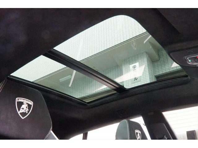 入庫情報　2024年モデル Lamborghini ウルス ペルフォルマンテ オプション863万円 希少カラー 右ハンドル　東京都世田谷区のジェミーズ株式会社　渋谷区　目黒区　港区　品川区　神奈川　横浜市　新規のお客様大歓迎　代車　レッカー