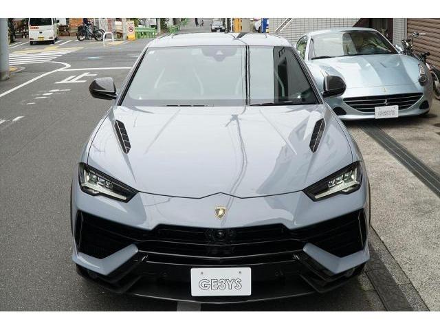 入庫情報　2024年モデル Lamborghini ウルス ペルフォルマンテ オプション863万円 希少カラー 右ハンドル　東京都世田谷区のジェミーズ株式会社　渋谷区　目黒区　港区　品川区　神奈川　横浜市　新規のお客様大歓迎　代車　レッカー