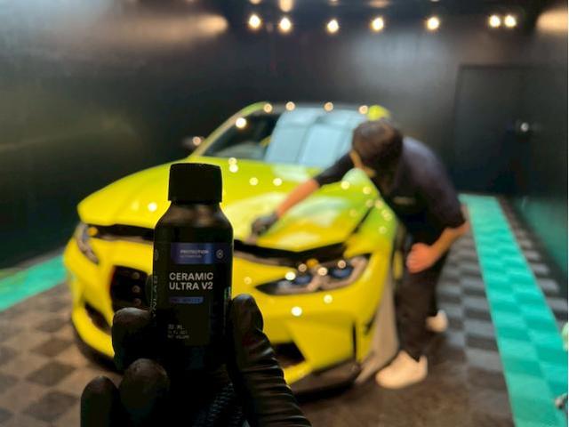 BMW M4コンペティション／ファインラボ セラミックウルトラV2＋オリジナルセラミックコーティングのご紹介です　東京都世田谷区のジェミーズ株式会社　渋谷区　目黒区　港区　品川区　神奈川　横浜市　川崎市　新規のお客様大歓迎　代車　レッカー