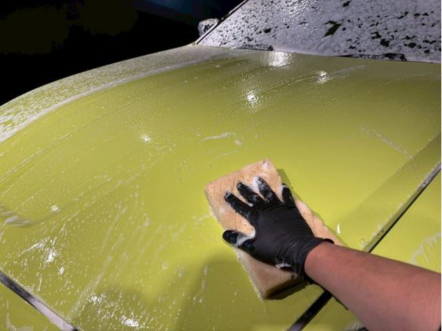 BMW M4コンペティション／ファインラボ セラミックウルトラV2＋オリジナルセラミックコーティングのご紹介です　東京都世田谷区のジェミーズ株式会社　渋谷区　目黒区　港区　品川区　神奈川　横浜市　川崎市　新規のお客様大歓迎　代車　レッカー