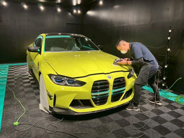 BMW M4コンペティション／ファインラボ セラミックウルトラV2＋オリジナルセラミックコーティングのご紹介です　東京都世田谷区のジェミーズ株式会社　渋谷区　目黒区　港区　品川区　神奈川　横浜市　川崎市　新規のお客様大歓迎　代車　レッカー