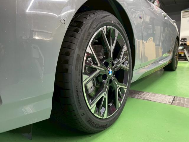 ＢＭＷ ２２０にホイールリムガード（アロイゲーター）の取付けカスタムを致しました。お問合せ番号ＳＢ：１０１８７東京都世田谷区のジェミーズ株式会社　渋谷区　目黒区　港区　品川区　神奈川　横浜市　新規のお客様大歓迎　代車　レッカー