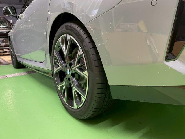 ＢＭＷ ２２０にホイールリムガード（アロイゲーター）の取付けカスタムを致しました。お問合せ番号ＳＢ：１０１８７東京都世田谷区のジェミーズ株式会社　渋谷区　目黒区　港区　品川区　神奈川　横浜市　新規のお客様大歓迎　代車　レッカー