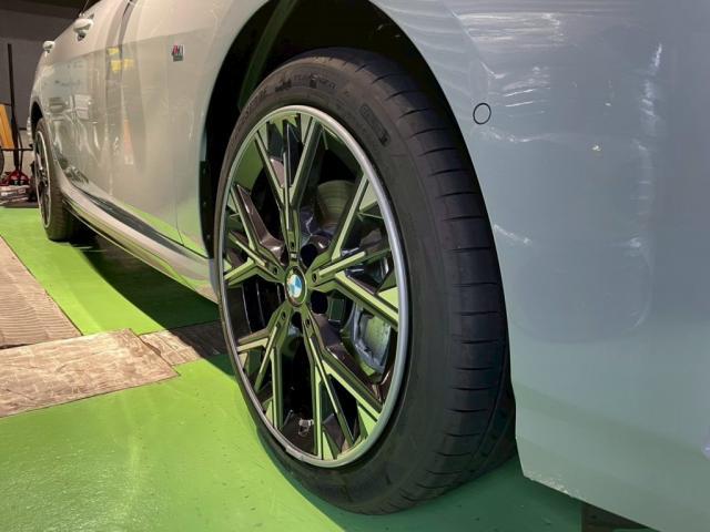 ＢＭＷ ２２０にホイールリムガード（アロイゲーター）の取付けカスタムを致しました。お問合せ番号ＳＢ：１０１８７東京都世田谷区のジェミーズ株式会社　渋谷区　目黒区　港区　品川区　神奈川　横浜市　新規のお客様大歓迎　代車　レッカー