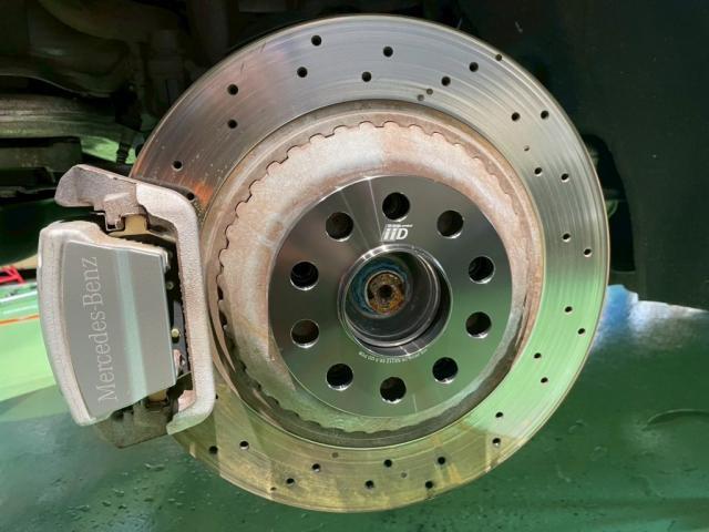 メルセデスベンツ Ｓ４００ｄの 前後パッド交換／スペーサー取付を致しました。お問合せ番号ＳＢ：１０３０６東京都世田谷区のジェミーズ株式会社　渋谷区　目黒区　港区　品川区　神奈川　横浜市　新規のお客様大歓迎　代車　レッカー