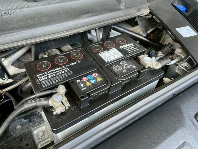 ポルシェ ９９７ターボにＣＴＥＫ（シーテック）バッテリー充電器端子の取り付けをしました。東京都世田谷区のジェミーズ株式会社　渋谷区　目黒区　港区　品川区　神奈川　横浜市　新規のお客様大歓迎　代車　レッカー