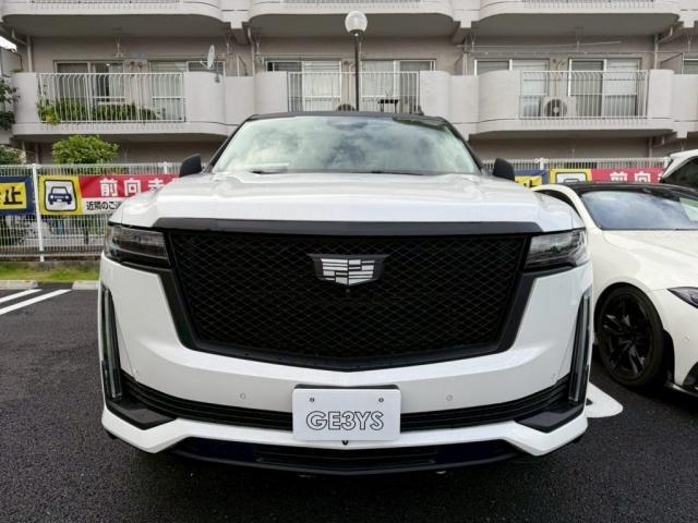 キャデラック エスカレードのヘッドライトにスモークプロテクションフィルムの施工を致しました。お問合せ番号ＳＢ：１０３０４東京都世田谷区のジェミーズ株式会社　渋谷区　目黒区　港区　品川区　神奈川　横浜市　新規のお客様大歓迎　代車　レッカー