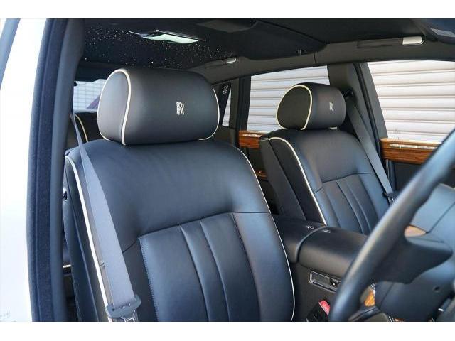 入庫情報 2016年モデル Rolls-Royceファントム ＳＷＢ スターライト リアモニター ディーラー車　東京都世田谷区のジェミーズ株式会社　渋谷区　目黒区　港区　品川区　神奈川　横浜市　新規のお客様大歓迎　代車　レッカー