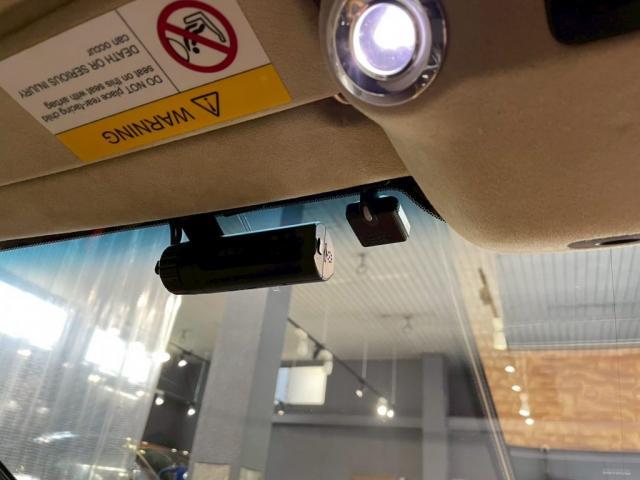 アストンマーティン ヴィラージュにユピテル前後ドラレコ（ＳＮ－ＴＷ９１ｄｉ）の取り付けを致しました。東京都世田谷区のジェミーズ株式会社　渋谷区　目黒区　港区　品川区　神奈川　横浜市　新規のお客様大歓迎　代車　レッカー