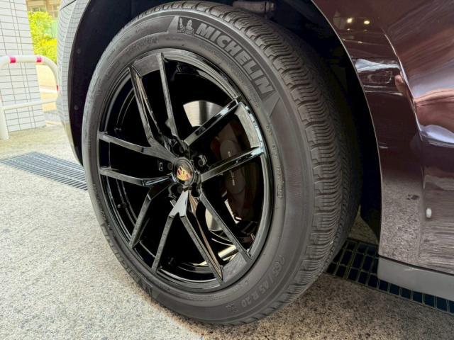 ポルシェ マカンのアルミホイールリペアを致しました。お問合せ番号ＳＢ：１０４００東京都世田谷区のジェミーズ株式会社　渋谷区　目黒区　港区　品川区　神奈川　横浜市　新規のお客様大歓迎　代車　レッカー