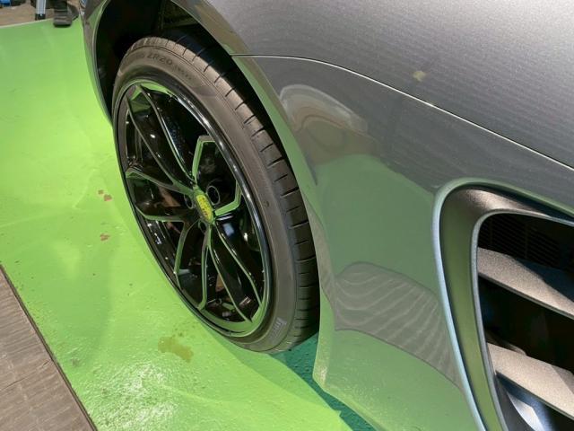 ポルシェ ７１８ケイマンにホイールリムガード（アロイゲーター）の取付けカスタムを致しました。お問合せ番号ＳＢ：１０３８２東京都世田谷区のジェミーズ株式会社　渋谷区　目黒区　港区　品川区　神奈川　横浜市　新規のお客様大歓迎　代車　レッカー