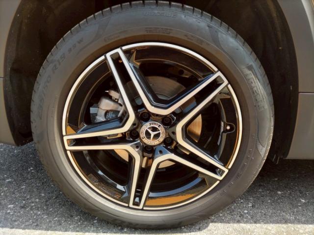 メルセデスベンツ ＧＬＢ２００ｄのアルミホイールリペアを致しました。東京都世田谷区のジェミーズ株式会社　渋谷区　目黒区　港区　品川区　神奈川　横浜市　新規のお客様大歓迎　代車　レッカー