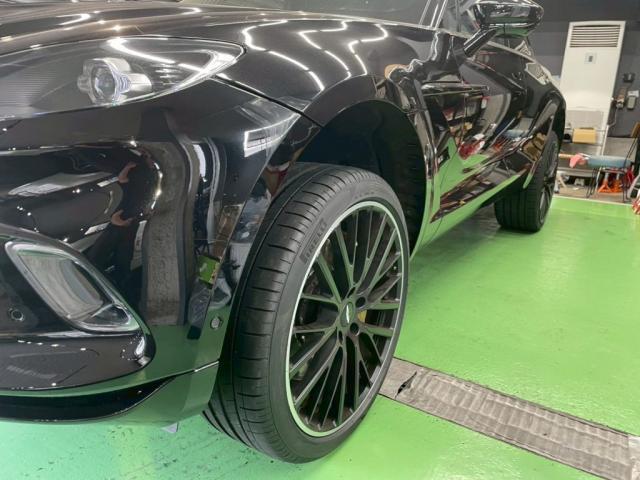 アストンマーティン ＤＢＸにホイールリムガード（アロイゲーター）の取付を致しました。お問合せ番号ＳＢ：１０４３８東京都世田谷区のジェミーズ株式会社　渋谷区　目黒区　港区　品川区　神奈川　横浜市　新規のお客様大歓迎　代車　レッカー