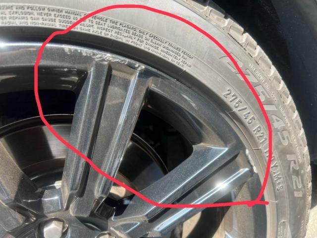 ランドローバー レンジローバースポーツの傷ついてしまったボディを鈑金修理しました。お問合せ番号ＳＢ：１０４５５東京都世田谷区のジェミーズ株式会社　渋谷区　目黒区　港区　品川区　神奈川　横浜市　新規のお客様大歓迎　代車　レッカー