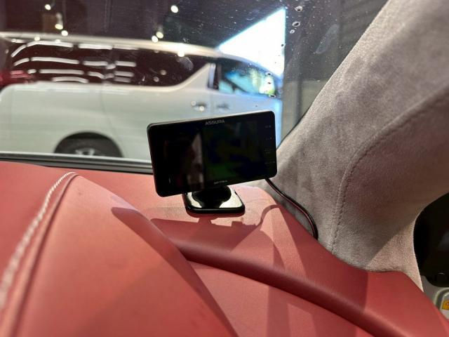 アストンマーティン ヴァンテージにレーダー探知機の取付カスタムを致しました。お問合せ番号ＳＢ：１０５１７東京都世田谷区のジェミーズ株式会社　渋谷区　目黒区　港区　品川区　神奈川　横浜市　新規のお客様大歓迎　代車　レッカー