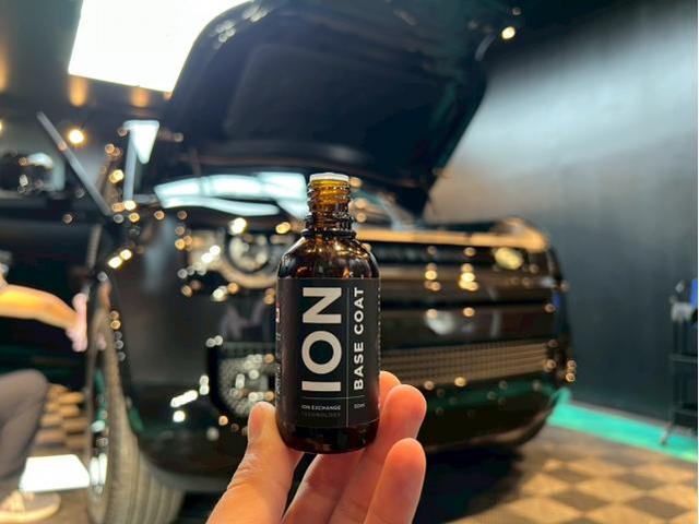 新車ランドローバー ディフェンダー110／セラミックプロイオン2層／ホイール＆キャリパー／サンルーフガラスコーティングのご紹介です　東京都世田谷区のジェミーズ株式会社　渋谷区　目黒区　港区　品川区　新規のお客様大歓迎　代車　レッカー