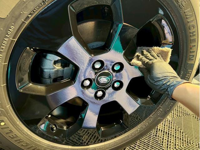 新車ランドローバー ディフェンダー110／セラミックプロイオン2層／ホイール＆キャリパー／サンルーフガラスコーティングのご紹介です　東京都世田谷区のジェミーズ株式会社　渋谷区　目黒区　港区　品川区　新規のお客様大歓迎　代車　レッカー