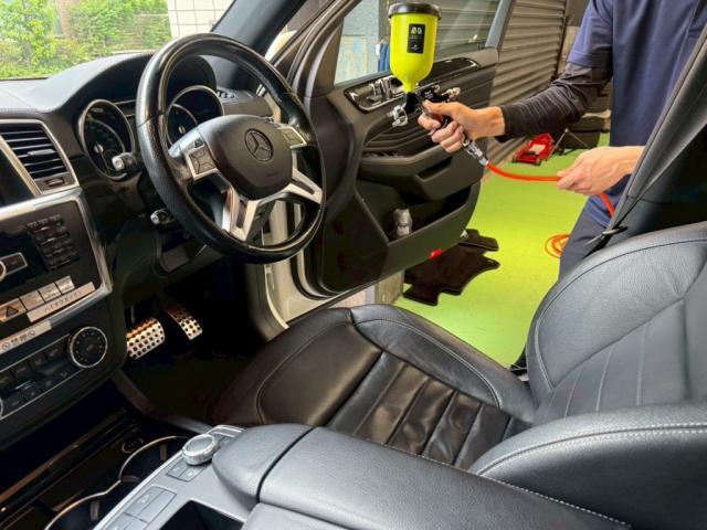 メルセデスベンツ ML350／ナノゾーンコートモビリティ 光触媒コーティングのご紹介です　東京都世田谷区のジェミーズ株式会社　渋谷区　目黒区　港区　品川区　神奈川　横浜市　新規のお客様大歓迎　代車　レッカー