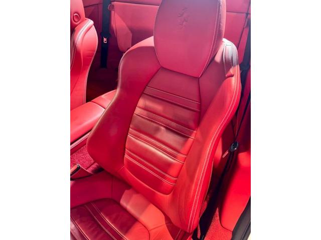 フェラーリカリフォルニア│ シートリペア【世田谷区】東京都世田谷区のジェミーズ株式会社 渋谷区 目黒区 港区 品川区 神奈川 横浜市 新規のお客様大歓迎 代車 レッカー