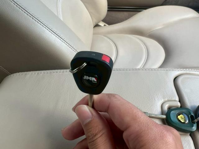 ジャガー XKR │ イモビライザー付きスペアキー作成【世田谷区】東京都世田谷区のジェミーズ株式会社 渋谷区 目黒区 港区 品川区 神奈川 横浜市 新規のお客様大歓迎 代車 レッカー