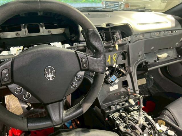 マセラティ グランカブリオ｜内装インテリアのべたつき除去【世田谷区】お問合せ番号ＳＢ：１０７０３東京都世田谷区のジェミーズ株式会社　渋谷区　目黒区　港区　品川区　神奈川　横浜市　新規のお客様大歓迎　代車　レッカー