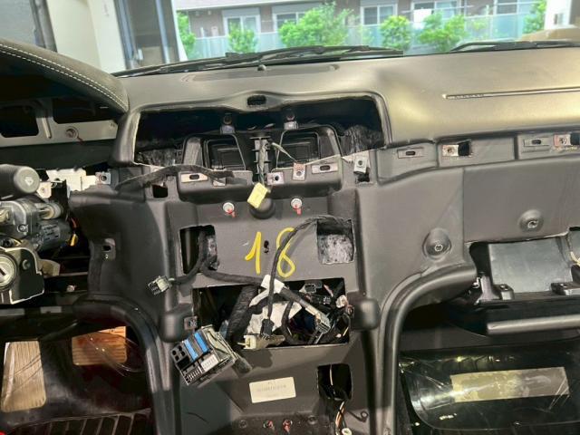 マセラティ グランカブリオ｜内装インテリアのべたつき除去【世田谷区】お問合せ番号ＳＢ：１０７０３東京都世田谷区のジェミーズ株式会社　渋谷区　目黒区　港区　品川区　神奈川　横浜市　新規のお客様大歓迎　代車　レッカー