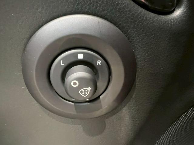 マセラティ グランカブリオ｜内装インテリアのべたつき除去【世田谷区】お問合せ番号ＳＢ：１０７０３東京都世田谷区のジェミーズ株式会社　渋谷区　目黒区　港区　品川区　神奈川　横浜市　新規のお客様大歓迎　代車　レッカー