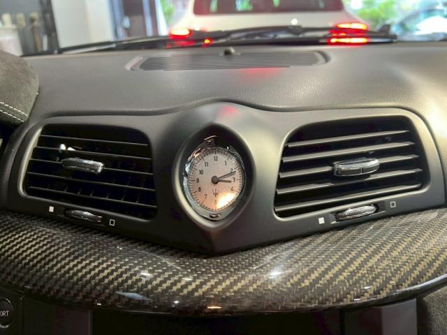 マセラティ グランカブリオ｜内装インテリアのべたつき除去【世田谷区】お問合せ番号ＳＢ：１０７０３東京都世田谷区のジェミーズ株式会社　渋谷区　目黒区　港区　品川区　神奈川　横浜市　新規のお客様大歓迎　代車　レッカー