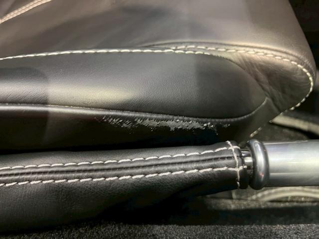 アストンマーティン V8ヴァンテージロードスター│ シートリペア【世田谷区】東京都世田谷区のジェミーズ株式会社 渋谷区 目黒区 港区 品川区 神奈川 横浜市 新規のお客様大歓迎 代車 レッカー