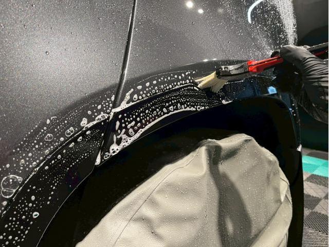 新車ランドローバー ディフェンダー110／セラミックプロイオン2層／ウィンドウ／ホイールコーティングのご紹介です　東京都世田谷区のジェミーズ株式会社　渋谷区　目黒区　港区　品川区　神奈川　横浜市　川崎市　新規のお客様大歓迎　代車　レッカー