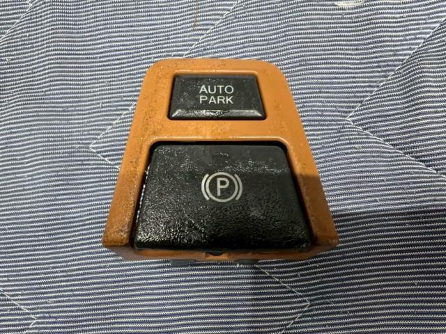 フェラーリ Ｆ１２｜内装インテリアのべたつき除去【世田谷区】お問合せ番号ＳＢ：１０６７０東京都世田谷区のジェミーズ株式会社　渋谷区　目黒区　港区　品川区　神奈川　横浜市　新規のお客様大歓迎　代車　レッカー