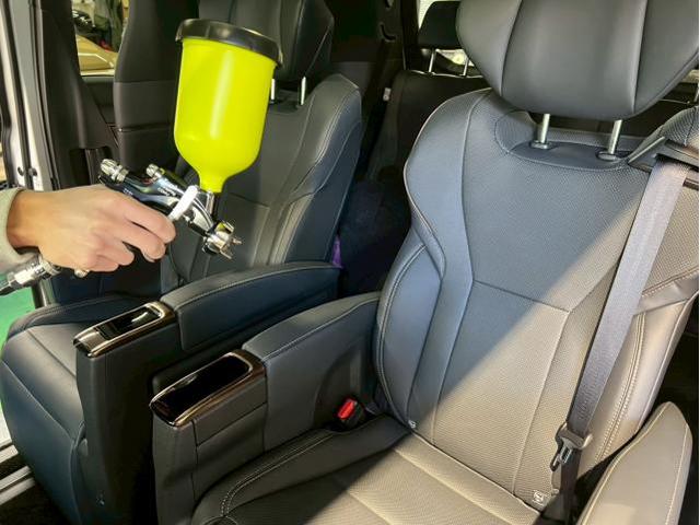 トヨタ アルファード／【嘔吐の掃除】リンサークリーニング／ナノゾーンコートモビリティ光触媒コーティングのご紹介です　東京都世田谷区のジェミーズ株式会社　渋谷区　目黒区　港区　品川区　神奈川　横浜市　川崎市　新規のお客様大歓迎　代車　レッカー