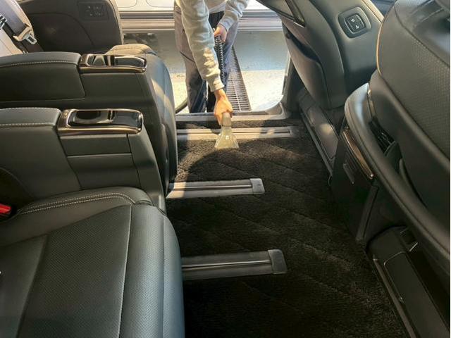 トヨタ アルファード／【嘔吐の掃除】リンサークリーニング／ナノゾーンコートモビリティ光触媒コーティングのご紹介です　東京都世田谷区のジェミーズ株式会社　渋谷区　目黒区　港区　品川区　神奈川　横浜市　川崎市　新規のお客様大歓迎　代車　レッカー