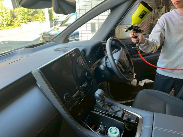 トヨタ アルファード／【嘔吐の掃除】リンサークリーニング／ナノゾーンコートモビリティ光触媒コーティングのご紹介です　東京都世田谷区のジェミーズ株式会社　渋谷区　目黒区　港区　品川区　神奈川　横浜市　川崎市　新規のお客様大歓迎　代車　レッカー