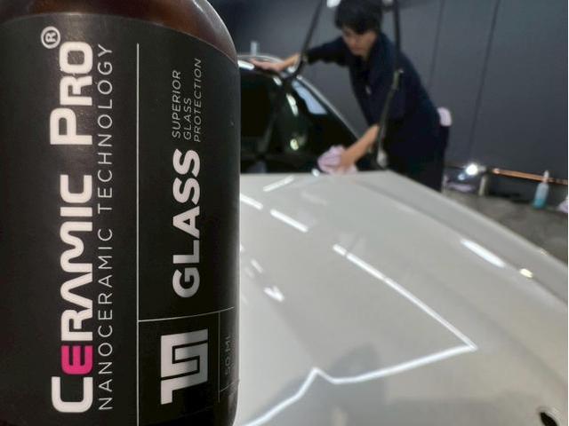 メルセデスAMG GLS63／クリアガード コードS/ウィンドウコーティングのご紹介です　東京都世田谷区のジェミーズ株式会社　渋谷区　目黒区　港区　品川区　神奈川　横浜市　新規のお客様大歓迎　代車　レッカー