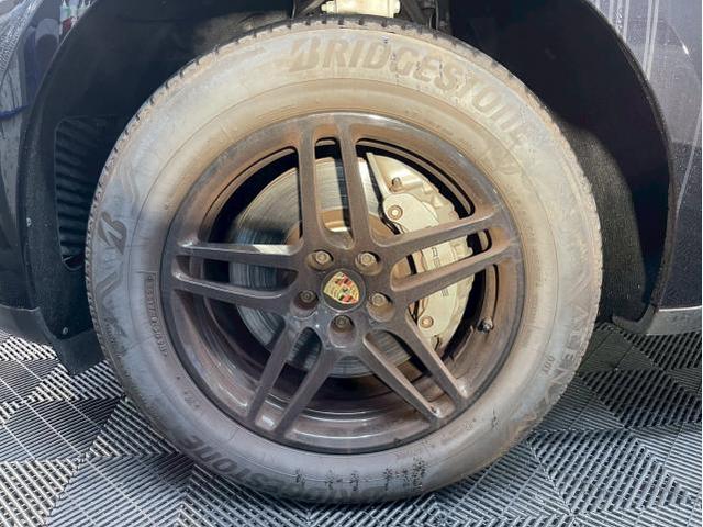 ポルシェ マカンS／セラミックプロ ポリッシュメンテナンス／モール磨きのご紹介です　東京都世田谷区のジェミーズ株式会社　渋谷区　目黒区　港区　品川区　神奈川　横浜市　川崎市　新規のお客様大歓迎　代車　レッカー