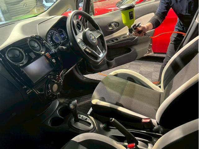 日産 ノート／【ペットの掃除】リンサークリーニング／ナノゾーンコートモビリティ光触媒コーティングのご紹介です　東京都世田谷区のジェミーズ株式会社　渋谷区　目黒区　港区　品川区　神奈川　横浜市　川崎市　新規のお客様大歓迎　代車　レッカー